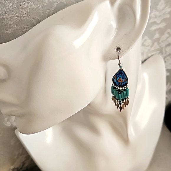 Colors Earrings - Picture 5 of 7